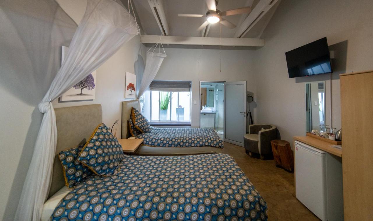 Vondelhof Guesthouse Уиндхоек Екстериор снимка