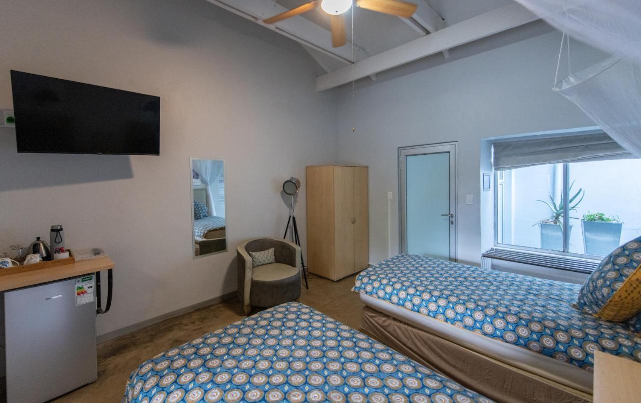 Vondelhof Guesthouse Уиндхоек Екстериор снимка