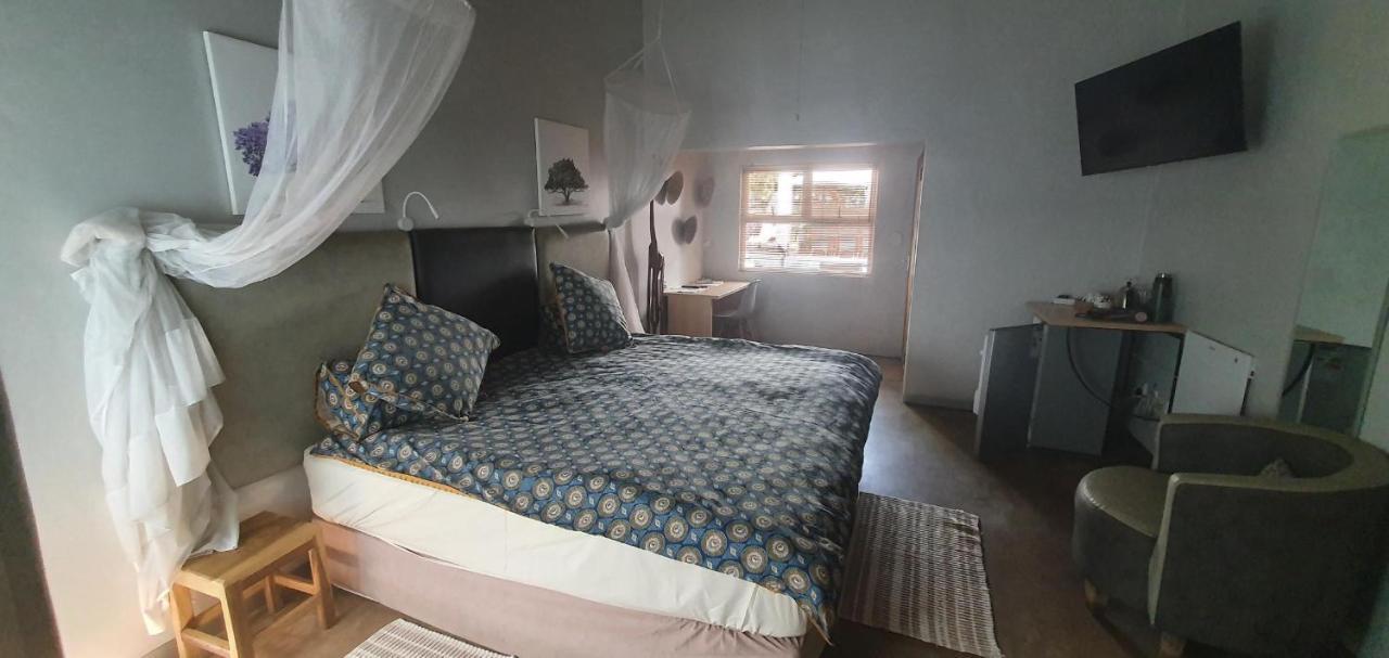 Vondelhof Guesthouse Уиндхоек Екстериор снимка