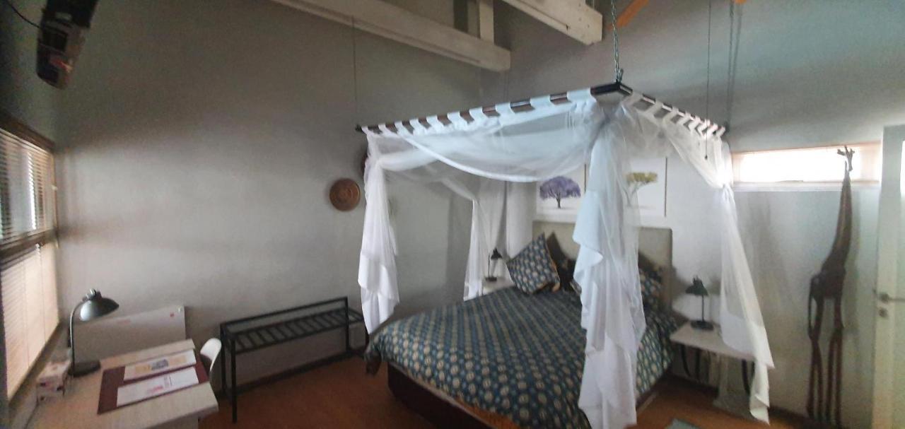 Vondelhof Guesthouse Уиндхоек Екстериор снимка