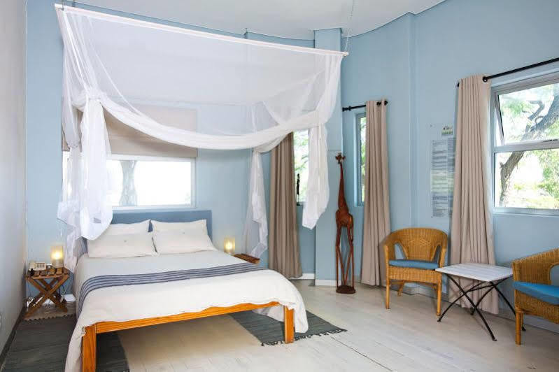 Vondelhof Guesthouse Уиндхоек Екстериор снимка